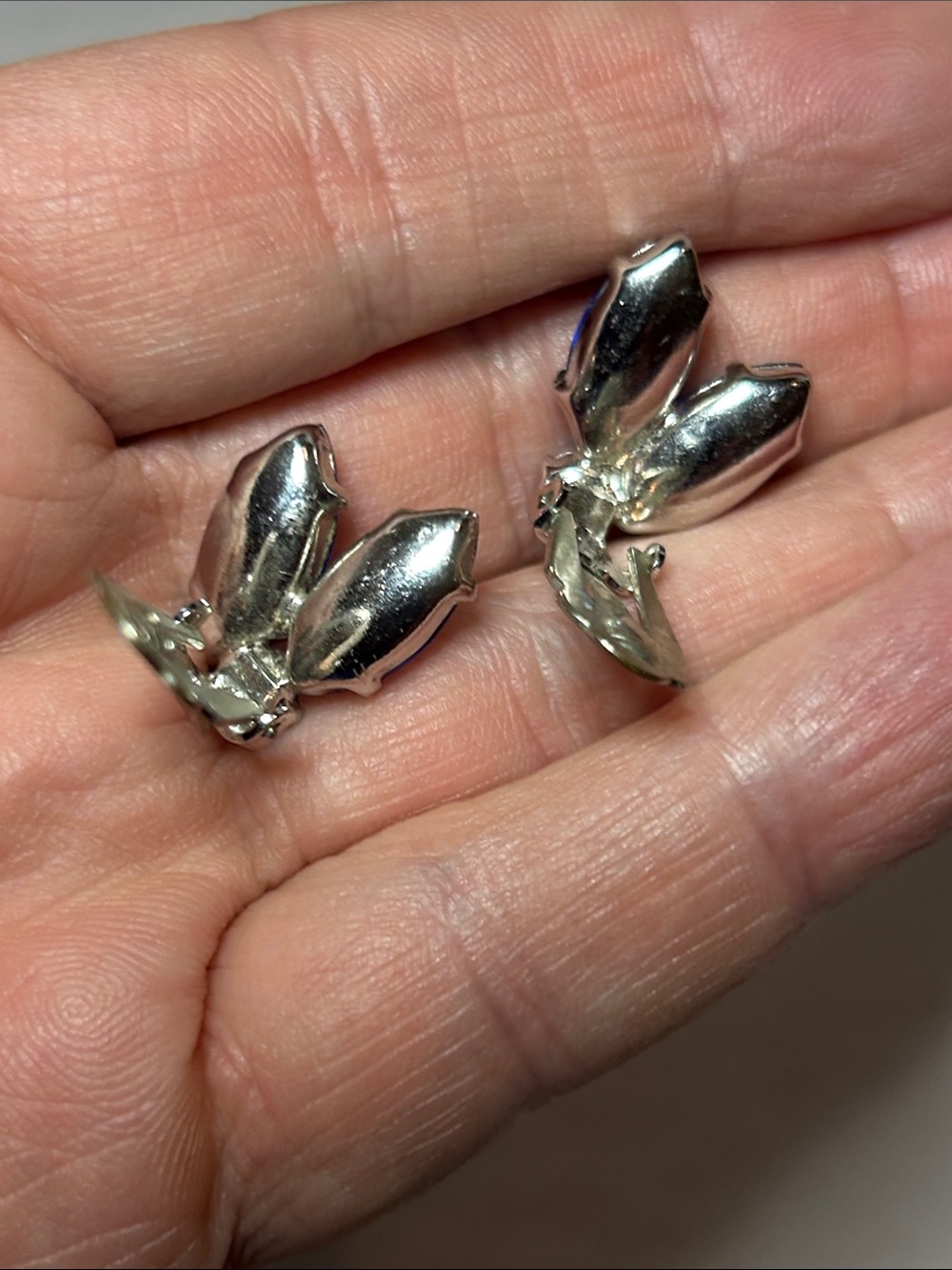 Blue Crystal Leaf Cluster Clipon Earrings - Unbranded - Picture 4 of 6